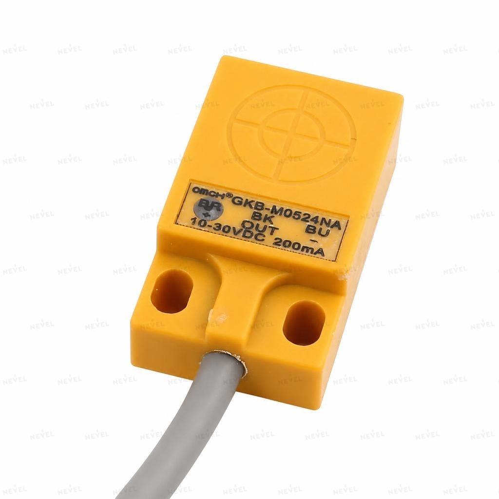 GKB-M0524PA NO PNP 10-30VDC Датчик индуктивный прямоугольный дистанция 5мм трёхпроводной