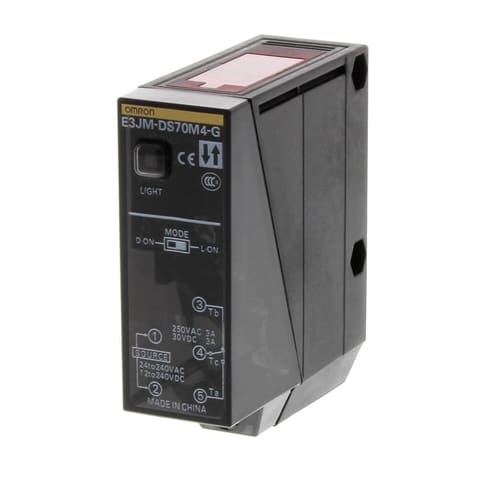 E3JM-DS70M4-G Реле SPDT 12-240VDC/24-240VAC Фотоэлектрический датчик диффузный до 700мм