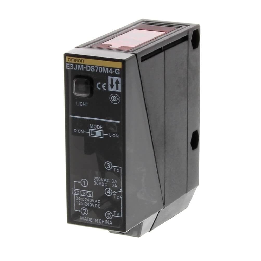 E3JM-DS70M4-G Реле SPDT 12-240VDC/24-240VAC Фотоэлектрический датчик диффузный до 700мм
